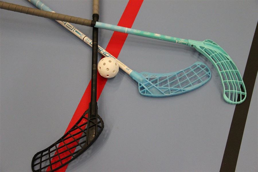 Tag floorball til et nyt niveau med floorball mål og bolde fra floorballcentret dk