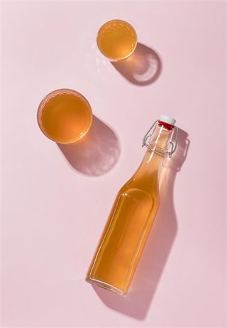 Drik en lækker kombucha alkohol til din varme dag